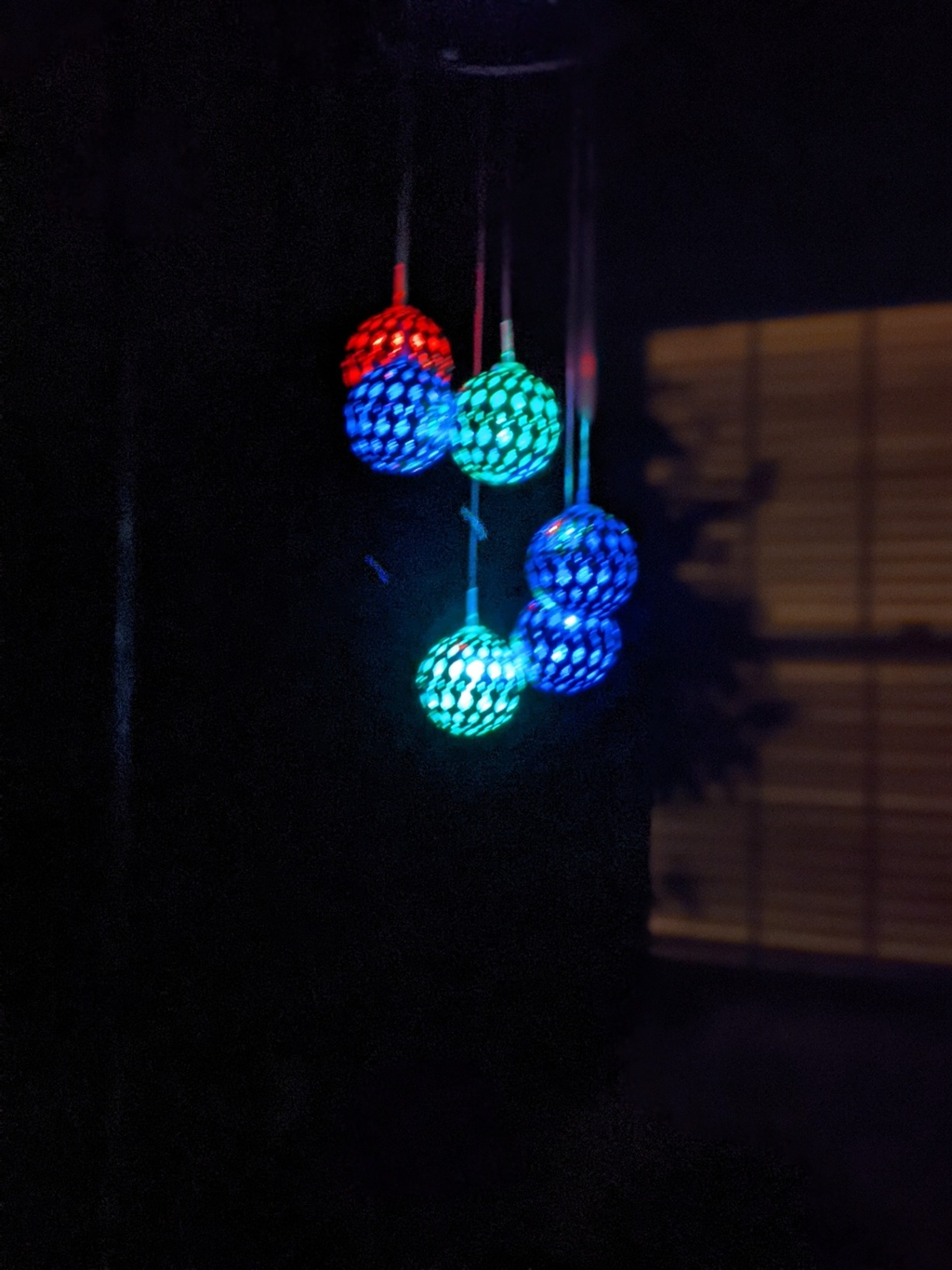 🌞Solar Metal Orb Wind Chime Mobile - Rainbow Color Changing LED Lights